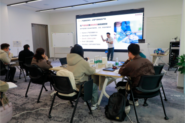 Ako Yitailock pripravuje svoj tím na inteligentnejší predaj a silnejšiu prítomnosť na trhu?